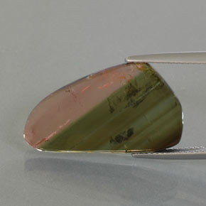 9.45カラットの天然ウォーターメロントルマリン（24.9×14.4 mm・ファンシーシェイプ）