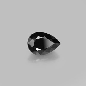 0.84カラットの天然黒トルマリン（7.3×5.1 mm・洋梨の形）