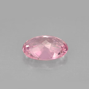 2.60カラットの天然ピンクトルマリン（10.6×8 mm・オーバルカット）