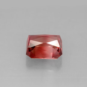 2.35カラットの天然マルチカラートルマリン（8.2×7.5 mm・エメラルドカット）