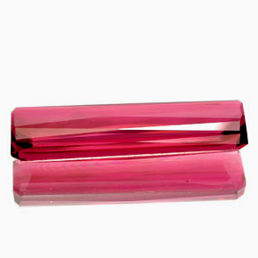 10.98カラットの天然パープルピンクトルマリン（25.4×7.7 mm・エメラルドカット）