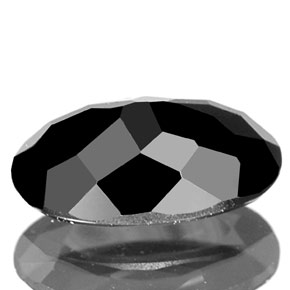 0.83カラットの天然黒トルマリン（7.7×5 mm・オーバルカット）