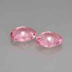 カラットの天然ピンクトルマリン（9.3×7.4 mm・オーバルカット）