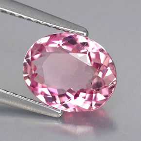 1.86カラットの天然ピンクトルマリン（9×7.2 mm・オーバルカット）