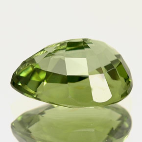 1.35カラットの天然グリーントルマリン（8.2×6.1 mm・洋梨の形）
