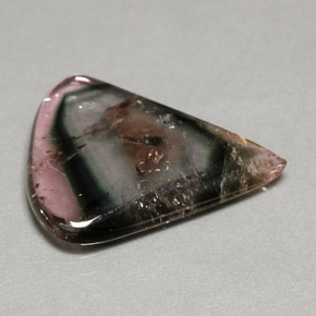 8.02カラットの天然マルチカラートルマリン（20.8×18.3 mm・透明）