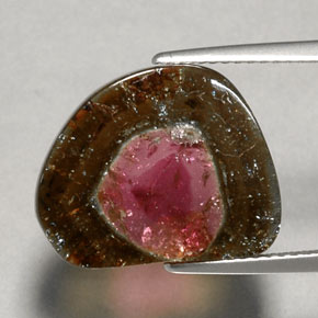 6.79カラットの天然マルチカラートルマリン（16.5×13.5 mm・透明）
