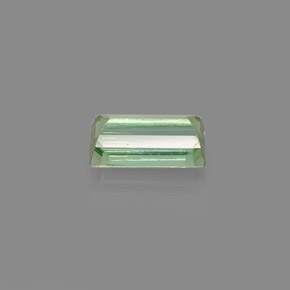 0.65カラットの天然グリーントルマリン（6.8×3.3 mm・バゲット）