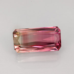 2.89カラットの天然バイカラートルマリン（11.1×5.6 mm・エメラルドカット）
