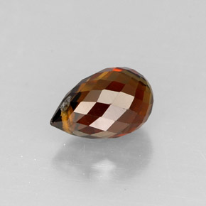 0.81カラットの天然マルチカラートルマリン（6.8×4.4 mm・ブリオレット）