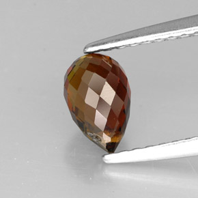 0.81カラットの天然マルチカラートルマリン（6.8×4.4 mm・ブリオレット）