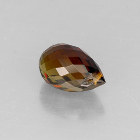 0.81カラットの天然マルチカラートルマリン（6.8×4.4 mm・ブリオレット）