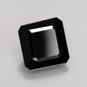 1.41カラットの天然黒トルマリン（6.7×6.6 mm・エメラルドカット）