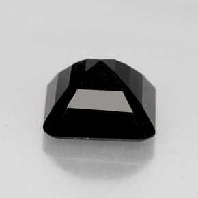 1.41カラットの天然黒トルマリン（6.7×6.6 mm・エメラルドカット）