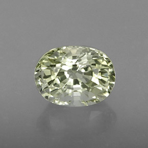 1.15カラットの天然Light Golden Greenトルマリン（7×5.3 mm・オーバルカット）