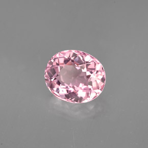1.74カラットの天然ピンクトルマリン（8×6.7 mm・オーバルカット）
