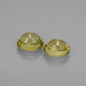 カラットの天然黄色がかった緑トルマリン（6.1×5.3 mm・オーバルカット）