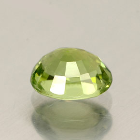 0.83カラットの天然黄色がかった緑トルマリン（6.2×5.3 mm・オーバルカット）