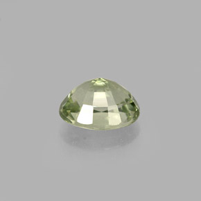 0.77カラットの天然グリーントルマリン（6.2×5.1 mm・オーバルカット）