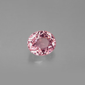 1.55カラットの天然ピンクトルマリン（7.5×6.5 mm・オーバルカット）