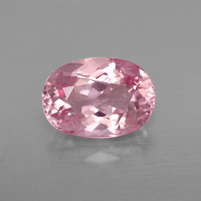 1.95カラットの天然ピンクトルマリン（9.2×6.6 mm・オーバルカット）