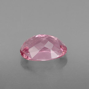 1.95カラットの天然ピンクトルマリン（9.2×6.6 mm・オーバルカット）
