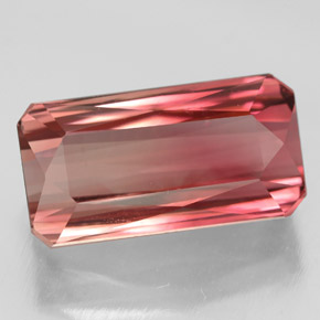 6.88カラットの天然ブロンズローズトルマリン（14.9×7.8 mm・エメラルドカット）