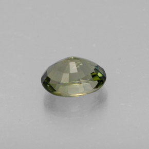 0.98カラットの天然グリーントルマリン（7×5.3 mm・オーバルカット）