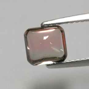 1.73カラットの天然バイカラートルマリン（6.7×6.2 mm・バゲット）