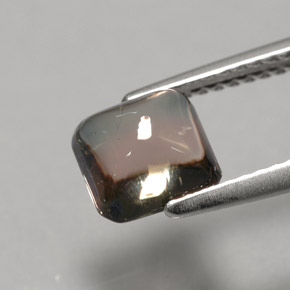 1.73カラットの天然バイカラートルマリン（6.7×6.2 mm・バゲット）