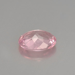 0.98カラットの天然ピンクトルマリン（7.5×5.8 mm・オーバルカット）