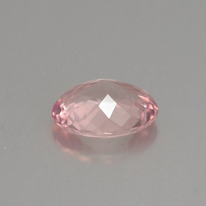 1.04カラットの天然ピンクトルマリン（7.6×6 mm・オーバルカット）