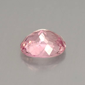 1.40カラットの天然ピンクトルマリン（7.9×6.6 mm・オーバルカット）