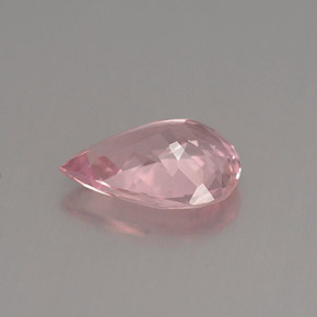0.90カラットの天然ピンクトルマリン（8.2×5.8 mm・洋梨の形）