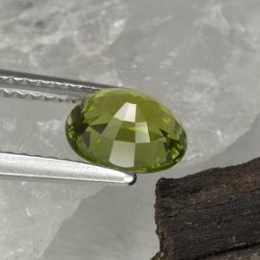 1.30カラットの天然オリーブグリーントルマリン（7.5×6.2 mm・オーバルカット）