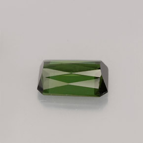 1.53カラットの天然グリーントルマリン（8.5×5.6 mm・エメラルドカット）