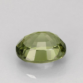 1.56カラットの天然グリーントルマリン（7.9×6.7 mm・オーバルカット）