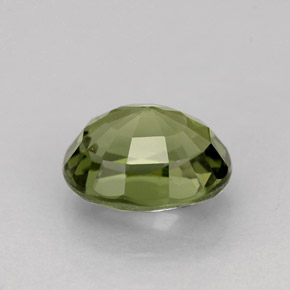 1.34カラットの天然グリーントルマリン（7.4×6.1 mm・オーバルカット）