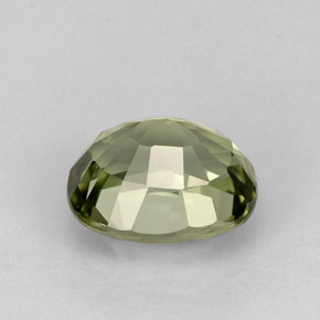 1.54カラットの天然グリーントルマリン（7.6×6.4 mm・オーバルカット）