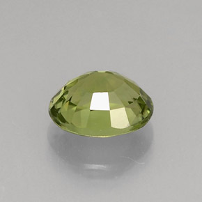 0.89カラットの天然グリーントルマリン（6.5×5.6 mm・オーバルカット）