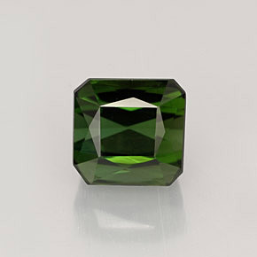 2.49カラットの天然グリーントルマリン（6.9×6.6 mm・エメラルドカット）