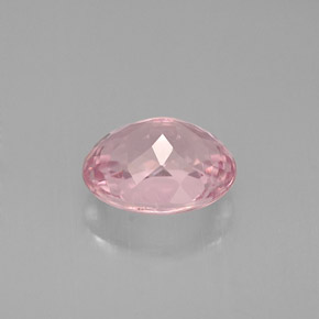 1.65カラットの天然ピンクトルマリン（8.1×6.5 mm・オーバルカット）