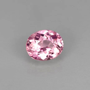 0.83カラットの天然ピンクトルマリン（6.7×5.6 mm・オーバルカット）