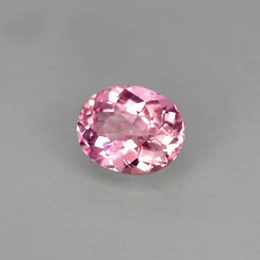 0.83カラットの天然ピンクトルマリン（6.7×5.6 mm・オーバルカット）
