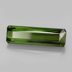 6.51カラットの天然グリーントルマリン（19.8×6.1 mm・エメラルドカット）