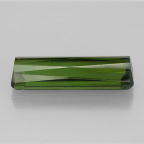 6.51カラットの天然グリーントルマリン（19.8×6.1 mm・エメラルドカット）