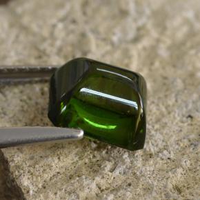 2.86カラットの天然グリーントルマリン（7.9×7.5 mm・エメラルドカット）