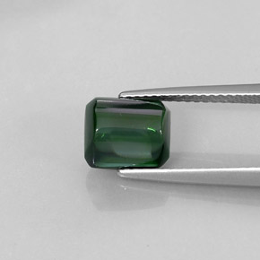 2.57カラットの天然グリーントルマリン（8.3×7.1 mm・透明）