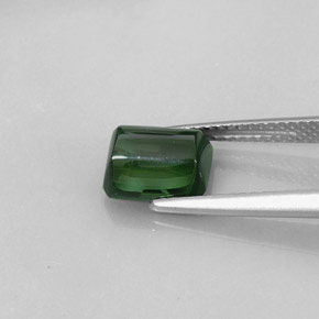 2.57カラットの天然グリーントルマリン（8.3×7.1 mm・透明）