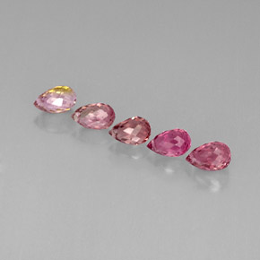 カラットの天然マルチカラートルマリン（6.5×4.1 mm・ブリオレット）